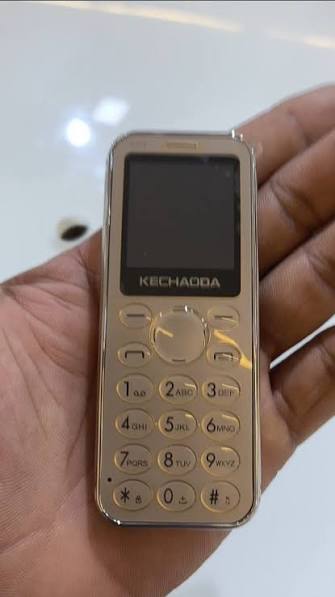 Ultra tanak mobilni telefon k111