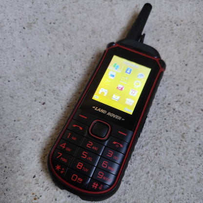 Robusni Land Rover mobilni telefon Dual SIM – Baterija 10.000 mAh, snažan zvučnik i odličan signal za nepristupačne terene